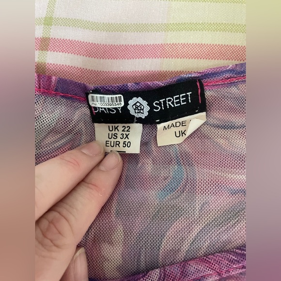 Daisy Street Marble Print Mesh Top Plus Size 3X - Picture 7 of 8